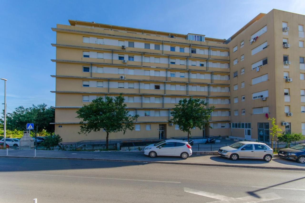 Modern Apartment With Sea View And Secure Garage Split Eksteriør billede